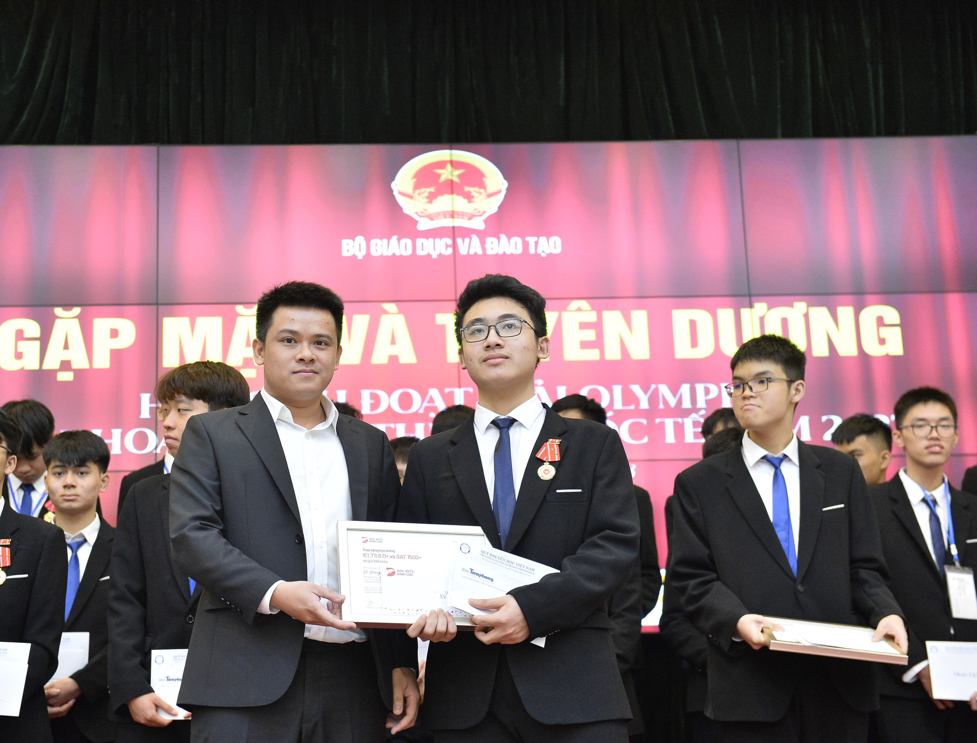 Trong năm 2023, toàn bộ học sinh của Việt Nam dự thi các kỳ Olympic khu vực lẫn quốc tế đều đoạt giải, tiếp tục lọt vào danh sách top 10 quốc gia đạt kết quả cao nhất thế giới - Ảnh: M.LINH